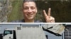 Никола Рахнев от Гората.бг и един от камионите за боклук, купени с парите на доброволци.