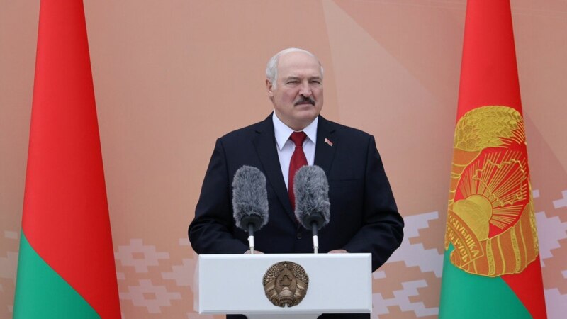Лукашенко Орусиядан курал-жарак аларын жарыялады