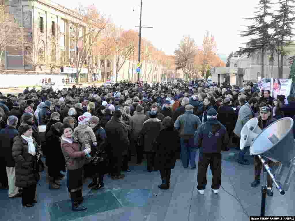 საპროტესტო აქციის მონაწილე დევნილები, 15 იანვარი