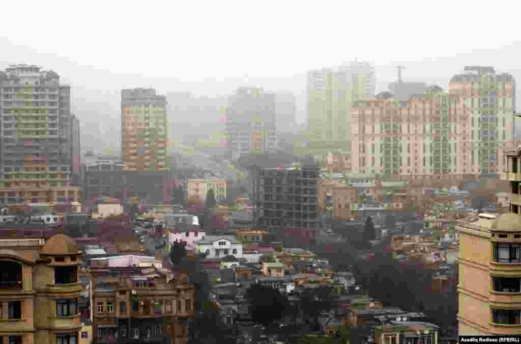 Başqa köhnə məhəllələr kimi Kubinka da söküldükcə yerində hündürmərtəbəli binalar tikilir