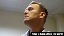 Олексій Навальний у залі суду після оголошення вироку про адмінарешт на 20 діб, Москва, 2 жовтня 2017 року