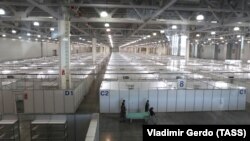 "Крокус Экспо" соода борборуна COVID-19 илдетин жуктургандарды дарылоочу убактылуу оорукана жайгаштырылган. Москва шаары. 11-май, 2020-жыл.