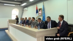 Uz simbole Kosova, novi srpski gradonačelnici preuzimaju vlast na severu