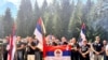 Bivši pripadnici Vojske Republike Srpske odaju počast u Hagu osuđenom ratnom zločincu Ratku Mladiću na skupu u Han Pijesku, 30. avgusta 2026.