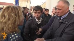 «Я прыйшла, каб згубіць страх» — людзі дзякуюць Статкевічу пасьля акцыі на Плошчы Свабоды