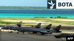 Bombarduesit B-1B të ushtrisë amerikane shihen në bazën ushtarake, Diego Garcia. Fotografi nga arkivi. 