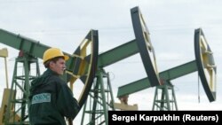 Rafinăria Yuganskneftegaz, importantă unitate Yukos în localitatea siberiană Nefteyugansk