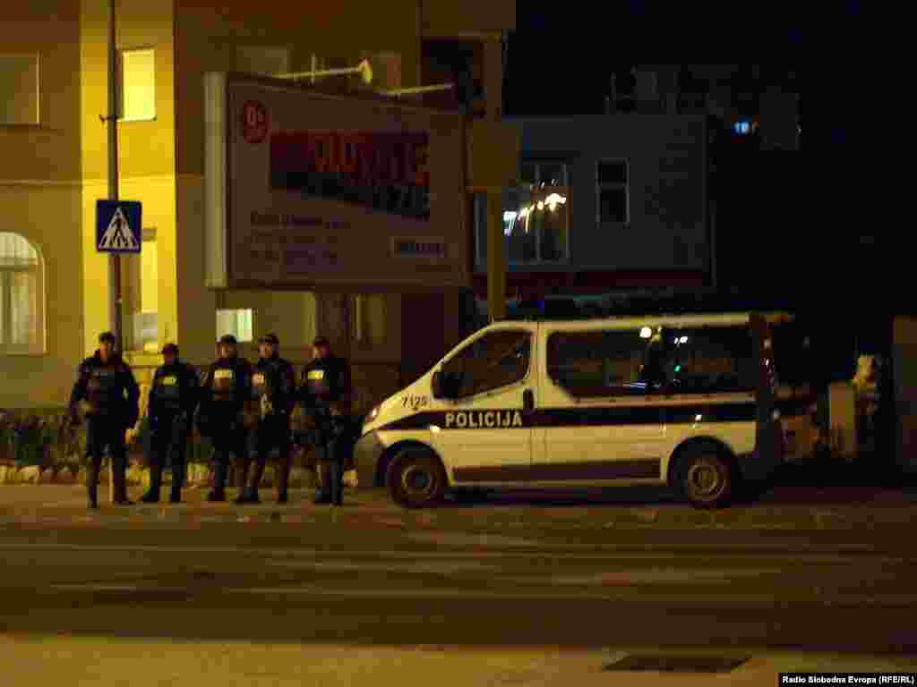 Bosnia-Herzegovina - Bosnia-Greece, 2014 World Cup qualifying soccer match in Zenica, fans celebrating victory, Mostar, 22Mar2013