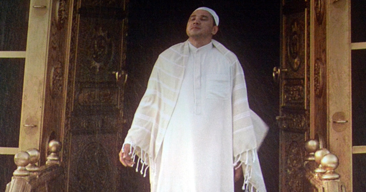 Ұйқыдағы ерлер мен қыздардың ұйықтап жатқанын көрсететін порно Бұл тамаша компиляция, онда Капри Кавани ләззат алады