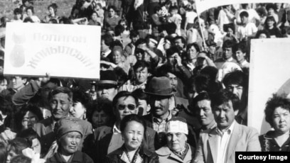 Семіз әйелді жұдырықтау