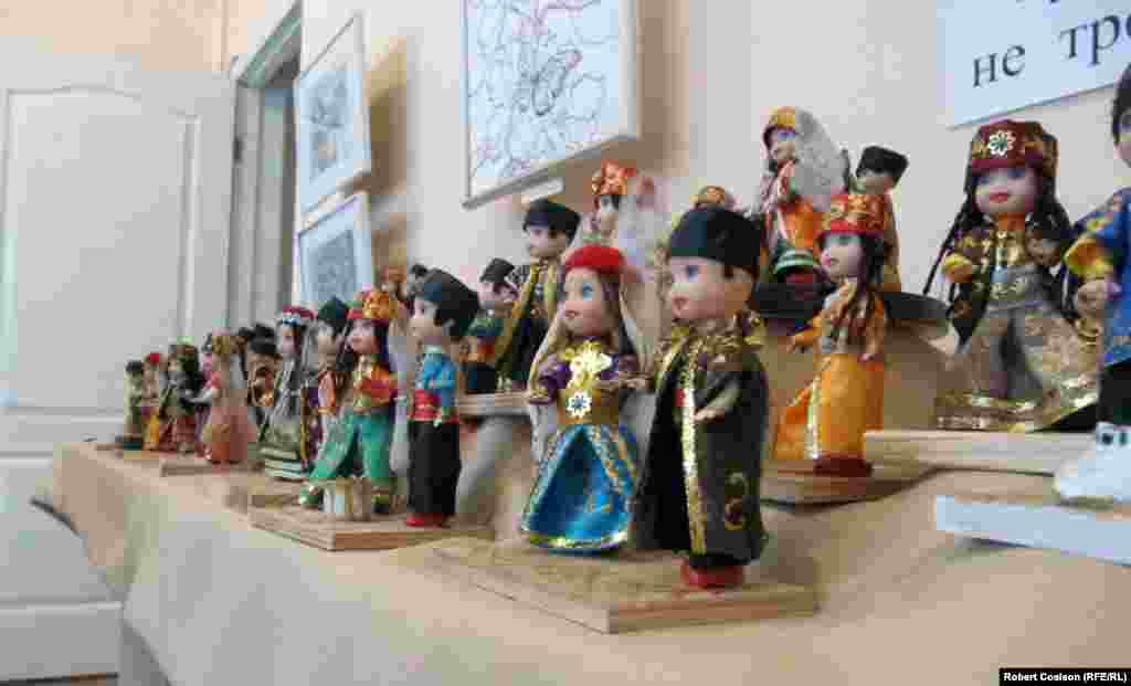 Dolls in traditional costumes at a Tatar art and culture museum in Semferopol.&nbsp;