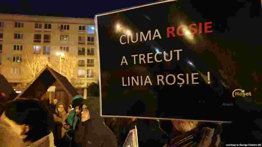 Linia roșie este reperul pe care l-a indicat, cu o zi înainte, prim-vicepreședintele Comisiei Europene, Frans Timmermans, care i-a spus lui Liviu Dragnea, la congresul socialiștilor europeni, că există o limită în schimbările din justiție