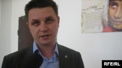 Олмаота ҳибсхонасидаги ўзбек қочқинларига қочқинлик мақоми бўйича рад жавоб берилгани ҳақида Озодликка 7 сентябр куни Қозоғистондаги инсон ҳуқуқлари халқаро бюроси вакили Денис Живага маълум қилганди.