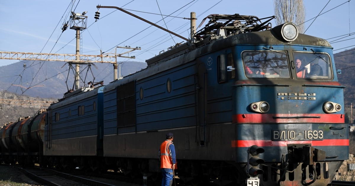 Azerbaijan Makes Second Fuel Shipment To Armenia