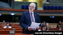 Стюарт Диксон