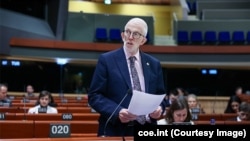 სტიუარტ დიქსონი, ევროსაბჭოს ადგილობრივ და რეგიონულ ხელისუფლებათა კონგრესის მონიტორინგის კომიტეტის მომხსენებელი საქართველოზე. კონგრესის 50-ე სხდომა. 1-ელი აპრილი, 2026, სტრასბურგი.