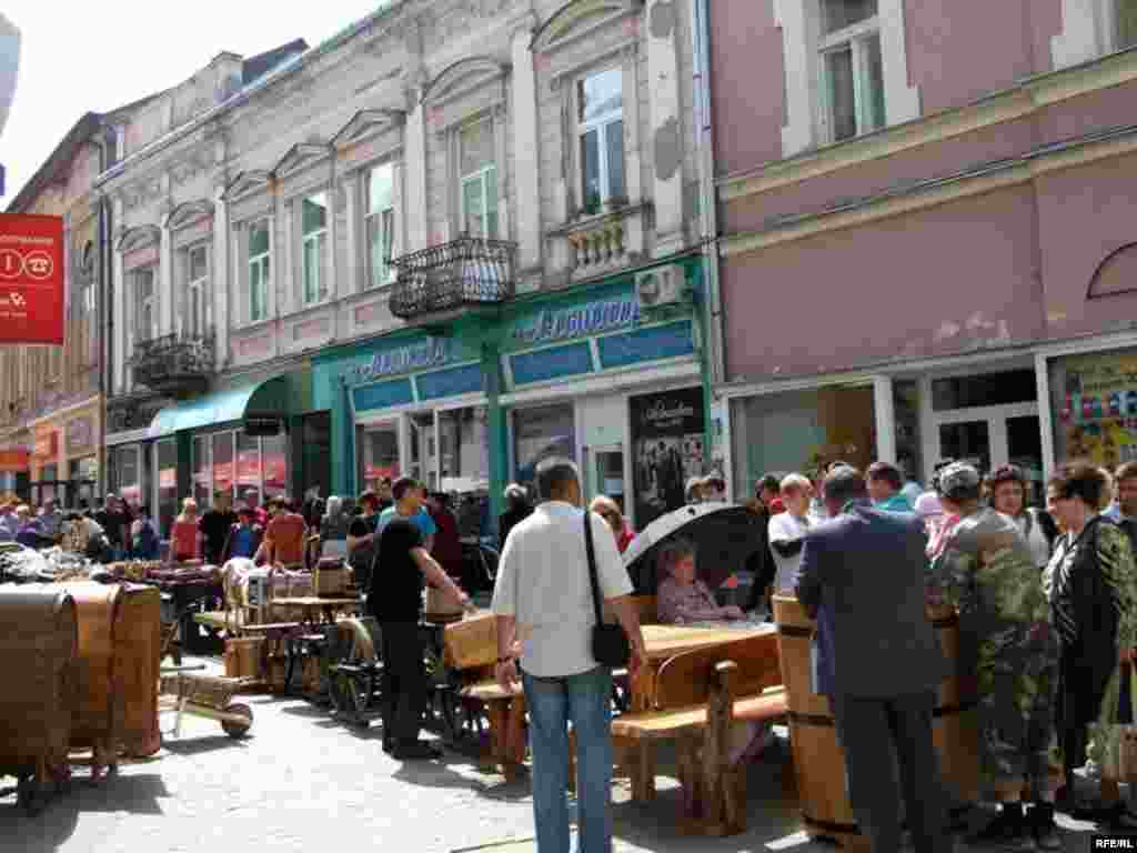 Украіна, Ужгарад: фэстываль віна.