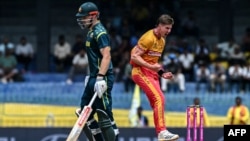 د زېمبابوې بالر د اسټرالیايي بیټر په سوځېدو خوشالي کوي - د فبرورۍ ۱۳مې انځور.