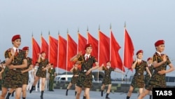 Sun Ýiýao: “Aýal hökmünde men özümiň erkekleri ýa-da bir topar adamy gorap bilýänime buýsanýaryn”.