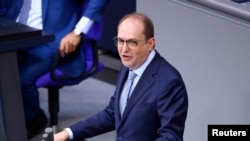 الکساندر دوبریندت وزیر داخلۀ جرمنی