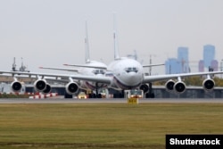 Самолет Ил-96 в московском аэропорту Внуково, апрель 2019 года