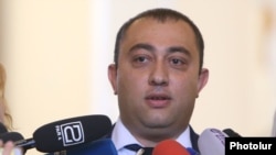 Armenia -- Ararat Grigorian, the newly appointed governor of Vayots Dzor province, speaks to journalists in Yerevan, October 31, 2019.