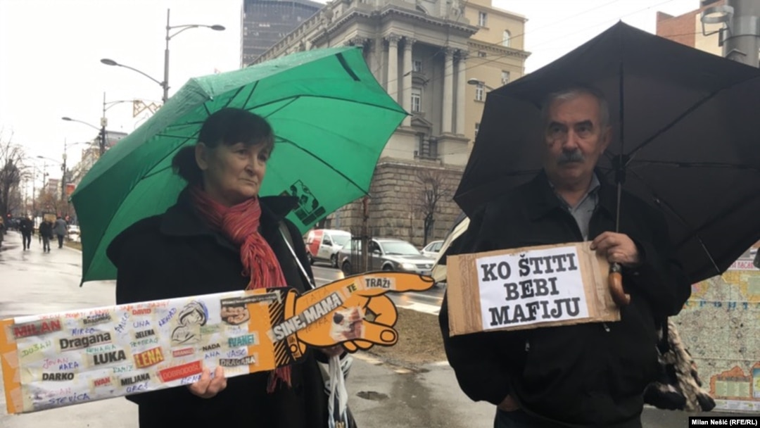 Arhivski snimak sa jednog od protesta roditelja nestalih beba