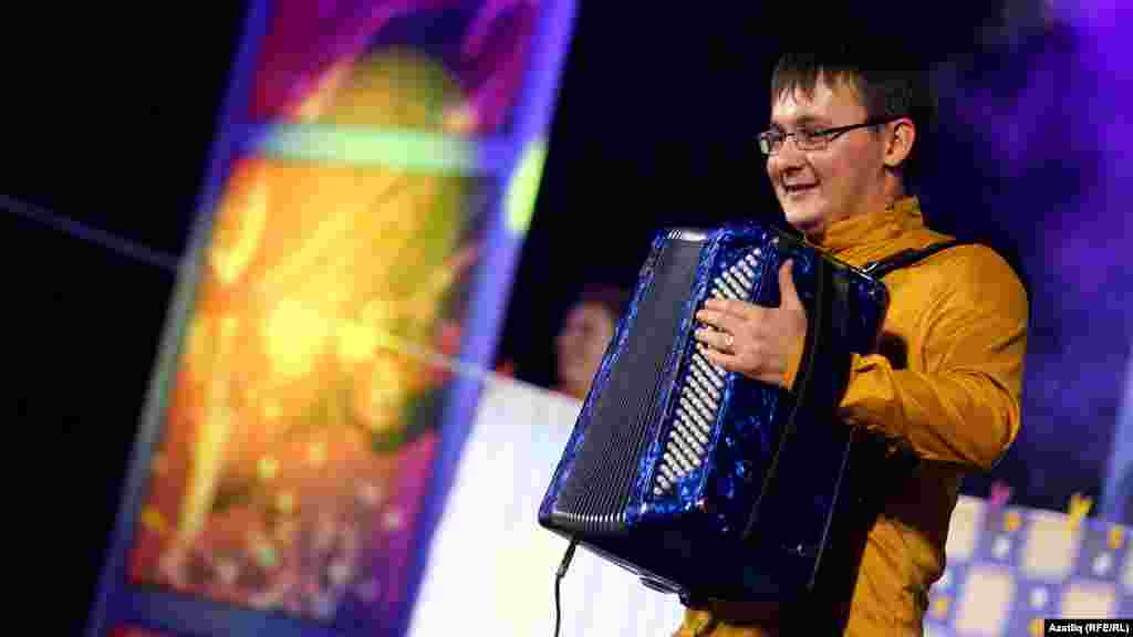 Баянчы Роберт Хәлилов