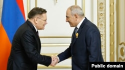 Armenia - Prime Minister Nikol Pashinian meets with Rosatom Director General Alexei Likhachev, Yerevan, September 29, 2026.
