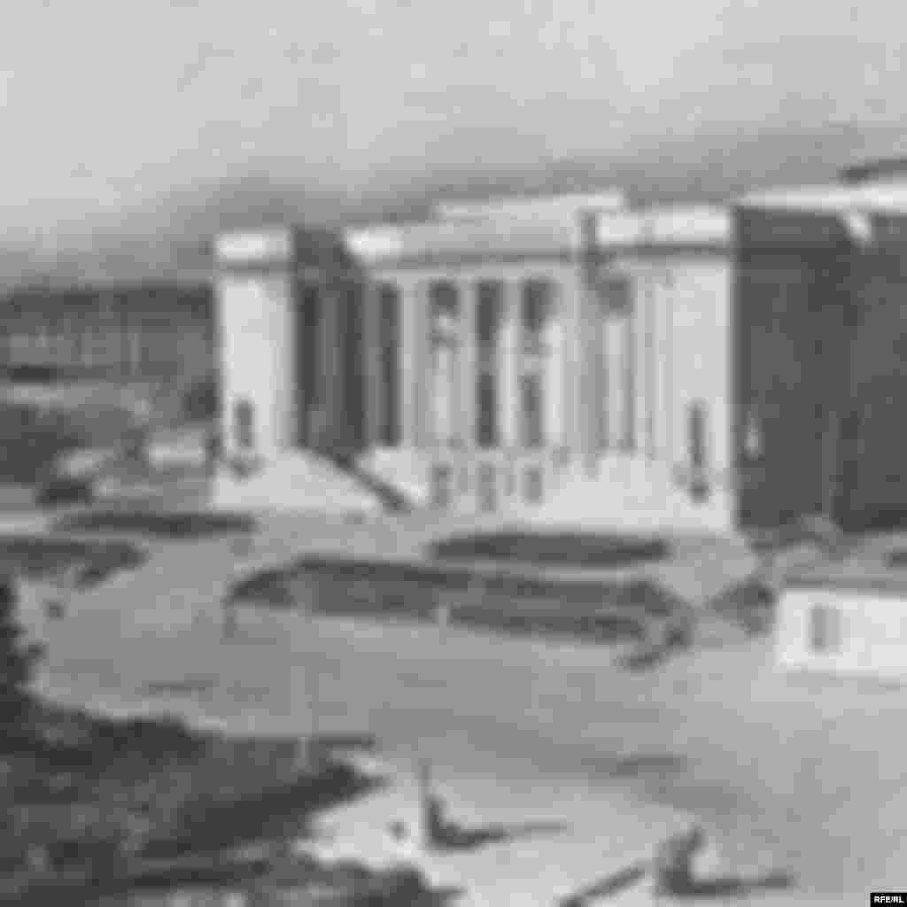 Нигоҳе ба Душанбеи навин #56