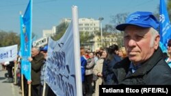 Protestul profesorilor, Chişinău, 8 aprilie 2014