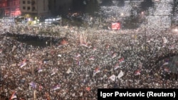 Studenti i demonstranti na velikom antivladinom protestu u Beogradu, Srbija, 15. marta 2025. godine.