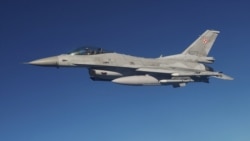 Një avion F-16 merr pjesë në një ushtrim të NATO-s në Poloni.