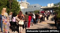 Umjesto servisa za građane, kazna: U redu za ličnu kartu u Podgorici