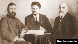 Cristian Racovski, Lev Troțki și Constantin Dobrogeanu-Gherea, 1913.
