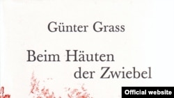 Coperta volumului „Decojind ceapa"