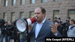 Ion Ceban la un protest în faţa parlamentului