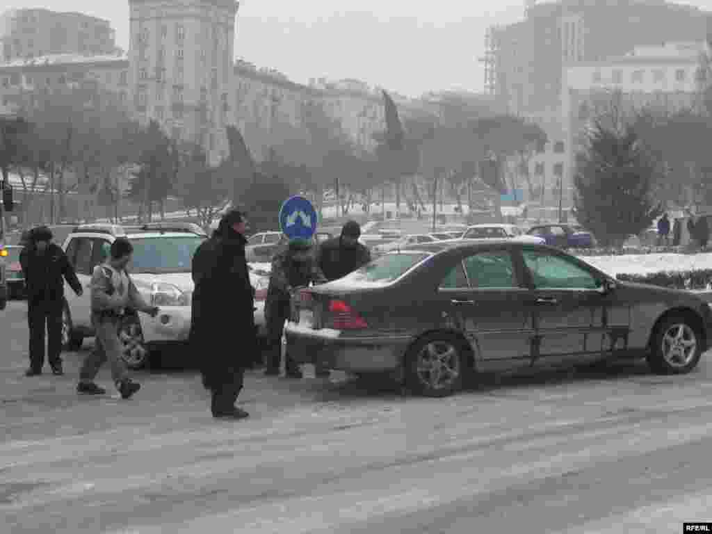 Bakının ilk qarı #9