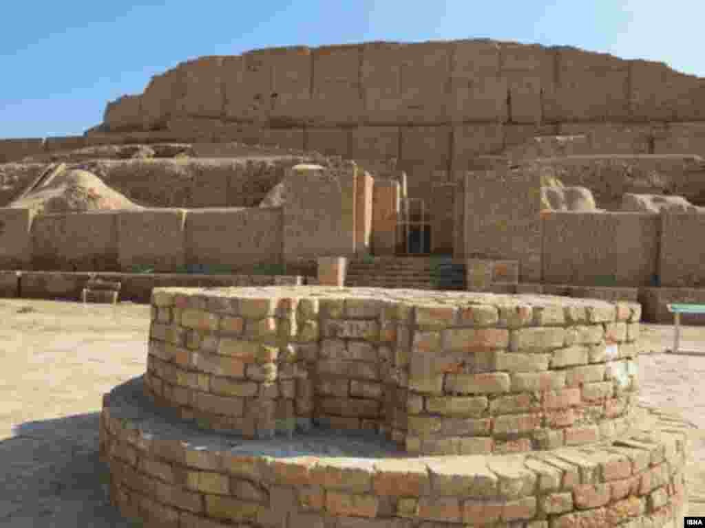 نیایشگاه باستانی چغازنبیل- استان خوزستان. تاریخ ثبت: ۱۹۷۹&nbsp; تاریخ ساخت: در حدود ۱۲۵۰ پیش از میلاد، به دستور پادشاه ایلام، اونتاش ناپیریشا