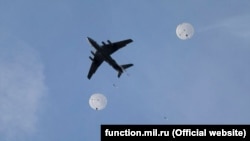 Российские десантники отработали в Крыму захват аэродрома и плацдарма для высадки основных сил