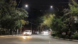 Светодиодные светильники на улицах Ялты ночью