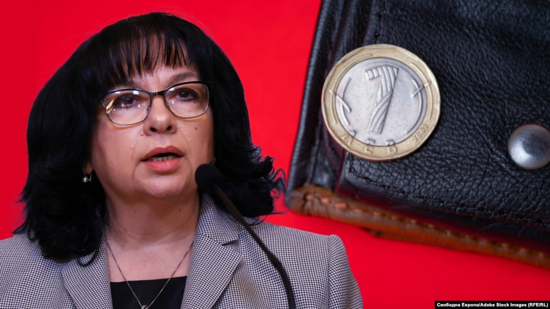 Министърката на финансите Теменужка Петкова. Колаж