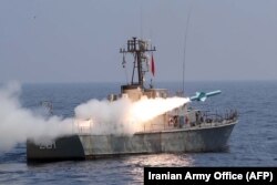 Запуск противокорабельной ракеты с катера иранских ВМС в Ормузском проливе. 11 сентября 2020 года