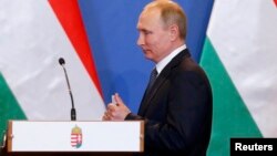 Президент России Владимир Путин во время своего предыдущего визита в Венгрию