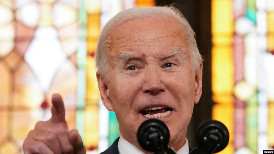 Președintele SUA, Joe Biden, spune că atacul ar fi fost lansat de grupări radicale susținute de Iran, care operează în Siria și Irak.