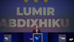 Kreu i LDK-së, Lumir Abdixhiku, duke folur në Kongresin e EPP-së në Bukuresht, Rumani, më 6 mars 2024.
