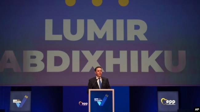 Kreu i LDK-së, Lumir Abdixhiku, duke folur në Kongresin e EPP-së në Bukuresht, Rumani, më 6 mars 2024.