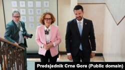 Zëvendëssekretarja e Përgjithshme e NATO-s, Radmilla Shekerinska, dhe presidenti i Malit të Zi, Jakov Millatoviq. 