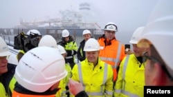 Olaf Scholz kancellár az első németországi LNG-terminál megnyitásán Wilhelmshavenben 2022. december 17-én