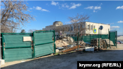 Территория, которая должна стать частью Матросского бульвара, Севастополь, 4 марта 2014 года